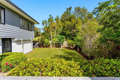 Photo of property in 2/13 Heather Place, Sunnynook, Auckland, 0620