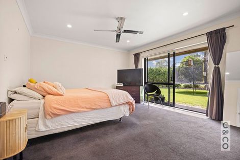 Photo of property in 832 Old North Road, Waimauku, 0882