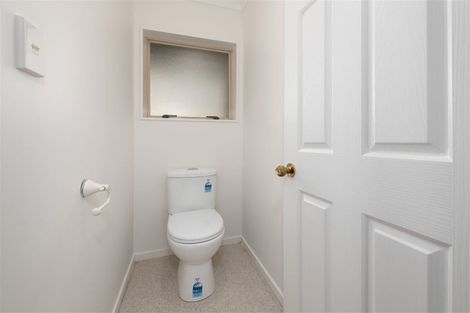 Photo of property in 35e Edmonton Road, Henderson, Auckland, 0612