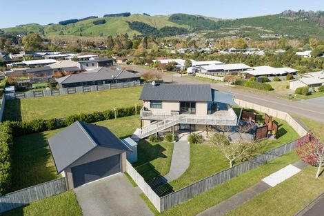 Photo of property in 136 Lisland Drive, Kinloch, Taupo, 3377