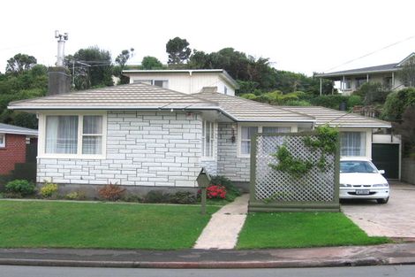 Photo of property in 25 Catherine Crescent, Paparangi, Wellington, 6037