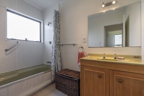 Photo of property in 4 Oak Avenue, Nawton, Hamilton, 3200