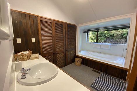 Photo of property in 9 Handley Place, Glen Avon, New Plymouth, 4312