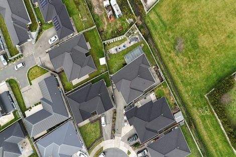 Photo of property in 21 Te Ara O Toroa, Wainuiomata, Lower Hutt, 5014