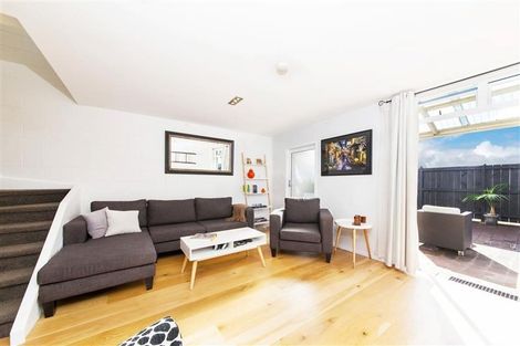 Photo of property in 8/46 West View Road, Westmere, Auckland, 1022