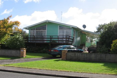 Photo of property in 16 Riverpark Crescent, Henderson, Auckland, 0610