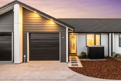Photo of property in 9 Metoriti Crescent, Karaka, 2124