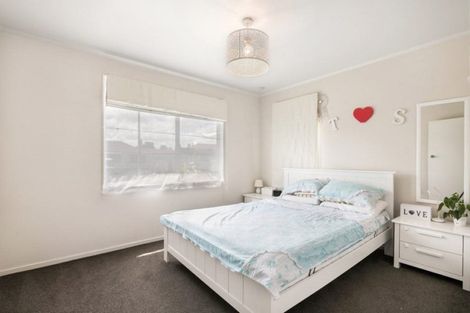 Photo of property in 1/6 Silver Creek Road, Weymouth, Auckland, 2103