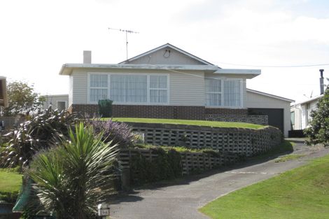 Photo of property in 98 Cornfoot Street, Castlecliff, Whanganui, 4501