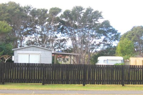 Photo of property in 122 Park Avenue, Whangamata, 3620
