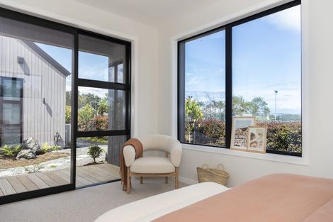 Photo of property in 2 Maeha Drive, Matakana, 0985