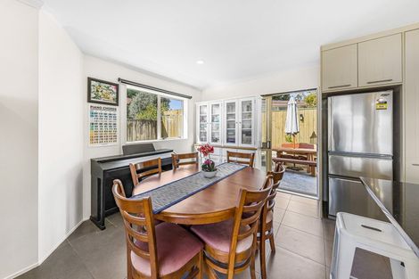 Photo of property in 33 Gala Place, Henderson, Auckland, 0612