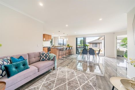 Photo of property in 37 Buddle Road, Wallaceville, Upper Hutt, 5018