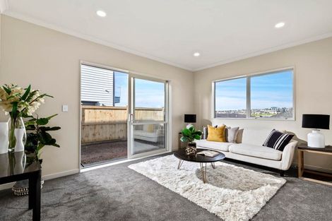 Photo of property in 4 Fender Place, Long Bay, Auckland, 0630