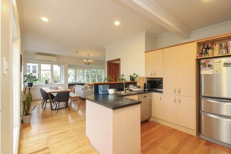 Photo of property in 118 Cashmere Avenue, Khandallah, Wellington, 6035