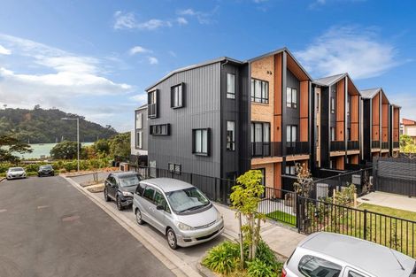 Photo of property in 4/35 Marine Parade, Hobsonville, Auckland, 0616