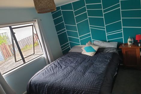 Photo of property in 1/35 St Leonards Road, Kelston, Auckland, 0602