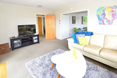 Photo of property in 1/48 Ravenwood Drive, Forrest Hill, Auckland, 0620