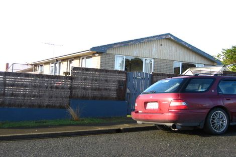 Photo of property in 2 Kirk Crescent, Bluff, 9814