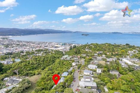Photo of property in 22 Maungaraki Road, Korokoro, Lower Hutt, 5012