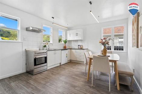 Photo of property in 22 Shearer Crescent, Naenae, Lower Hutt, 5011