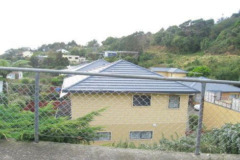 Photo of property in 1/7 Carleton Terrace, Tawa, Wellington, 5028