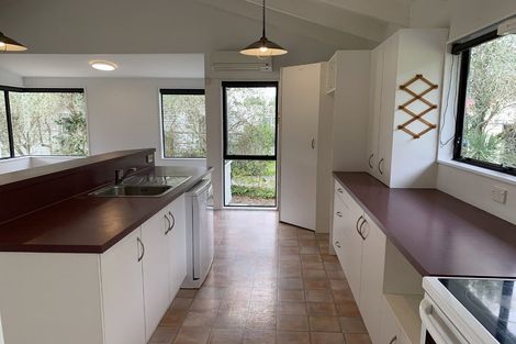 Photo of property in 100 Queens Road, Waikanae Beach, Waikanae, 5036