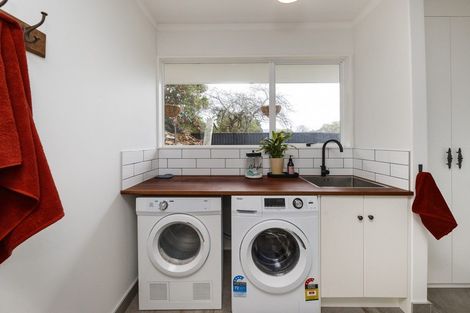 Photo of property in 23b Pahiatua Street, Hokowhitu, Palmerston North, 4410