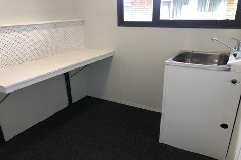 Photo of property in 2/5 Compass Place, Te Atatu Peninsula, Auckland, 0610