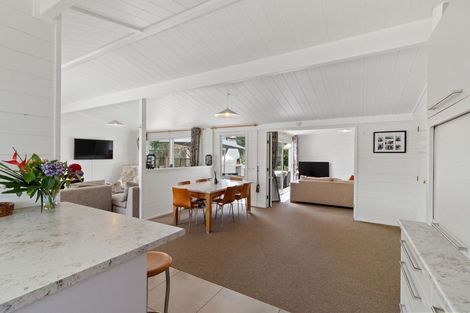 Photo of property in 1 Holland Close, Pauanui, Hikuai, 3579