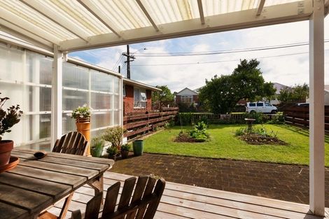 Photo of property in 2/17 Woodward Road, Mount Albert, Auckland, 1025