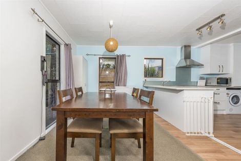 Photo of property in 3/23 Luckens Road, West Harbour, Auckland, 0618