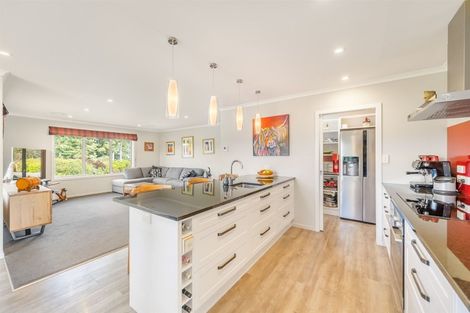 Photo of property in 1 Valley View Way, Timberlea, Upper Hutt, 5018