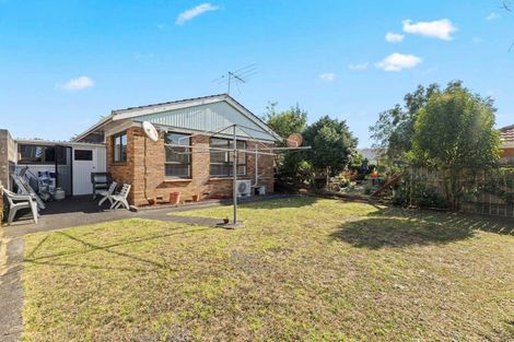 Photo of property in 2/5 Norfolk Place, Papatoetoe, Auckland, 2025