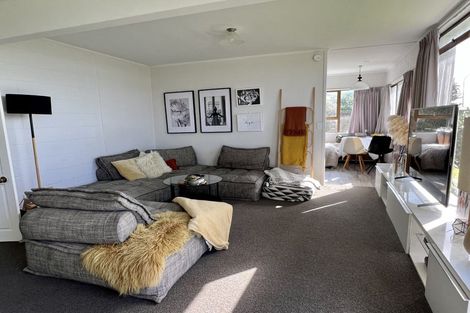 Photo of property in 24 The Esplanade, Eastern Beach, Auckland, 2012