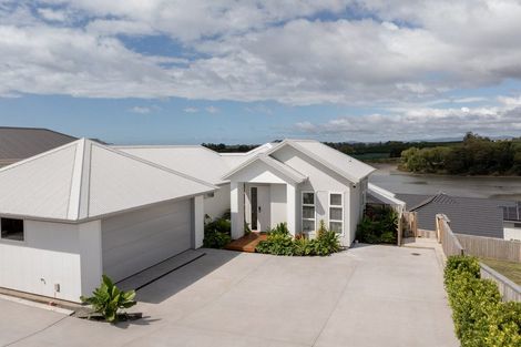 Photo of property in 26 Oyster Place, Omokoroa, 3114