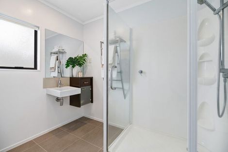 Photo of property in 12a Eagle Place, Red Beach, 0932
