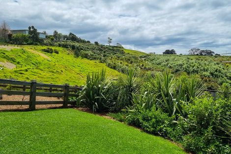 Photo of property in 9 Ridgelea Road, Long Bay, Albany, 0792