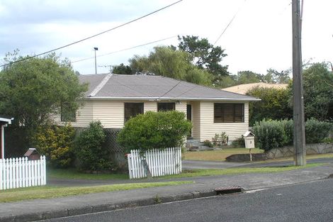 Photo of property in 1/2 Becroft Drive, Forrest Hill, Auckland, 0620
