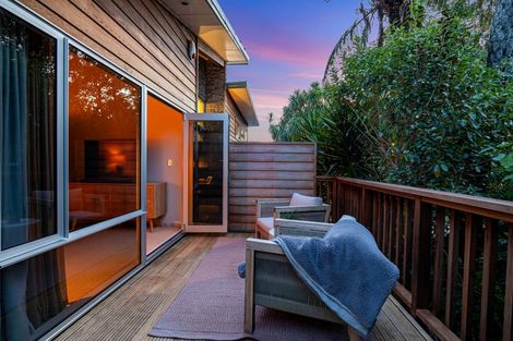 Photo of property in 12 Leatham Avenue, Strandon, New Plymouth, 4312