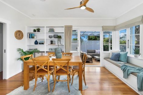 Photo of property in 43b Walmer Road, Point Chevalier, Auckland, 1022