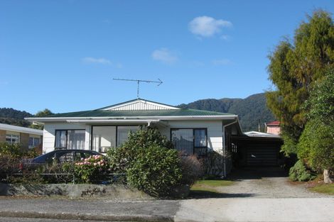 Photo of property in 8 Gibson Street, Ross, 7812