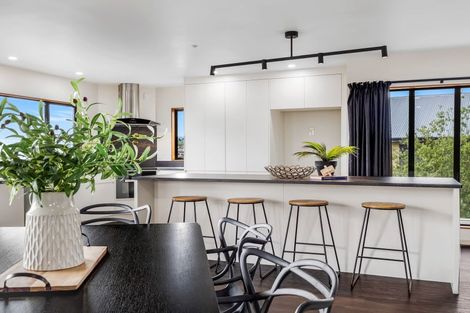 Photo of property in 52 Ruapehu Drive, Fitzherbert, Palmerston North, 4410