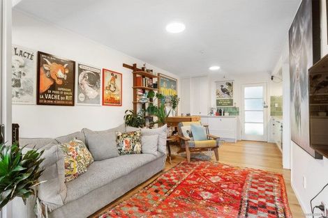 Photo of property in 2/11 Sentinel Road, Herne Bay, Auckland, 1011