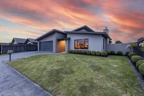 Photo of property in 24 Brooklyn Heights Drive, Kelvin Grove, Palmerston North, 4414