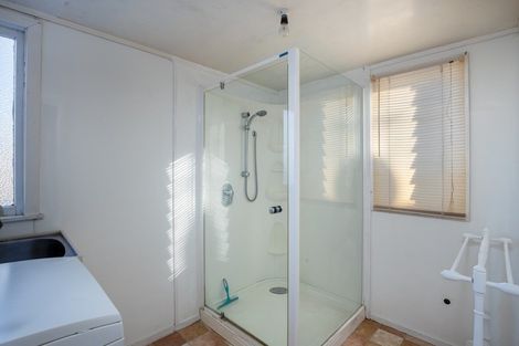 Photo of property in 37 Wallace Place, Westown, New Plymouth, 4310