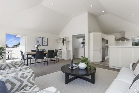 Photo of property in 7 Alfred Street, Northcote Point, Auckland, 0627