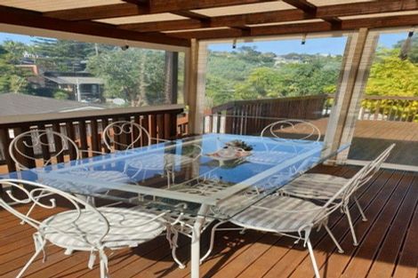 Photo of property in 701a Beach Road, Rothesay Bay, Auckland, 0630