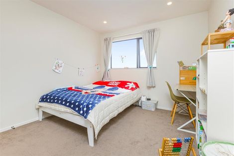 Photo of property in 14d Medina Place, Half Moon Bay, Auckland, 2012
