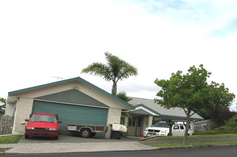 Photo of property in 16 Bluebird Crescent, Unsworth Heights, Auckland, 0632